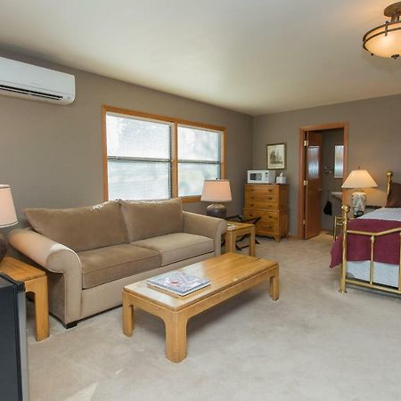 Brookside Bed & Breakfast ฮูดริเวอร์ ภายนอก รูปภาพ