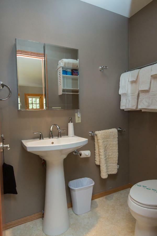 Brookside Bed & Breakfast ฮูดริเวอร์ ภายนอก รูปภาพ